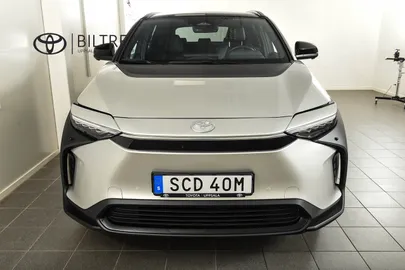 Car image 2
