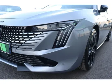 Car image 27