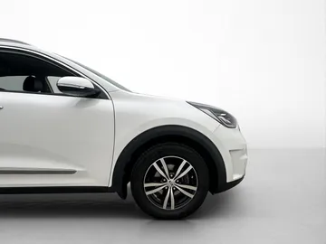 Car image 28