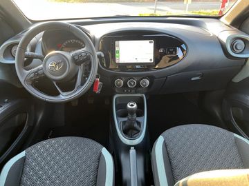 Car image 12