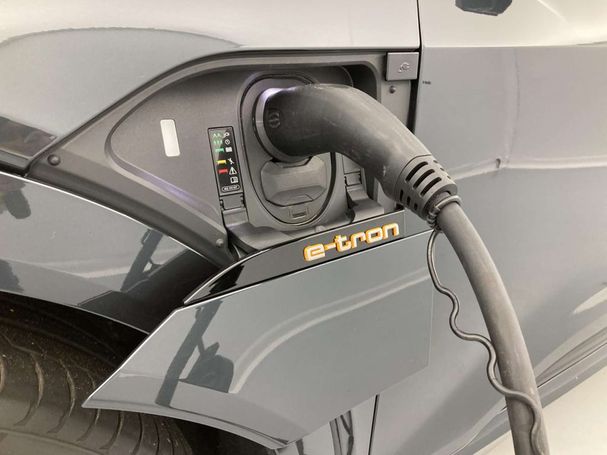 Audi e-tron 55 quattro Advanced 300 kW image number 32