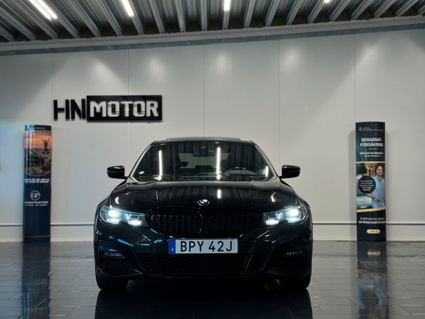 BMW 330 e M Sport Steptronic 216 kW image number 3