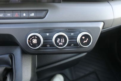 Car image 33