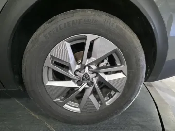 Car image 47