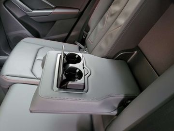 Car image 37