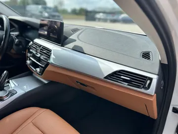 Car image 39