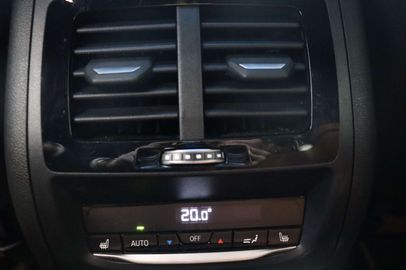 Car image 36