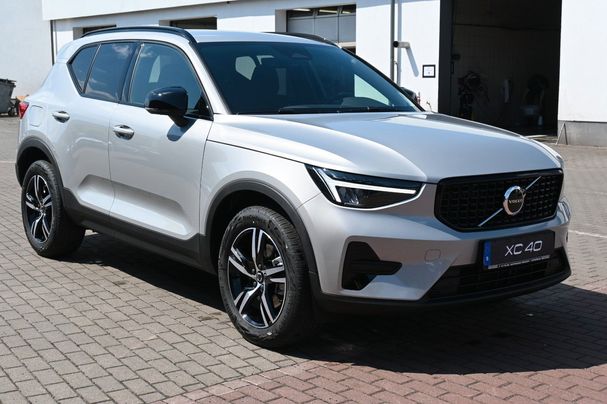 Volvo XC40 B4 Plus Dark DKG 145 kW image number 7