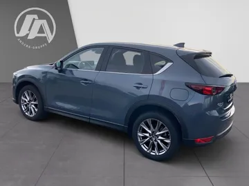 Car image 4