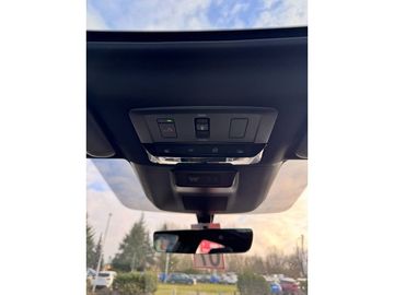 Car image 28