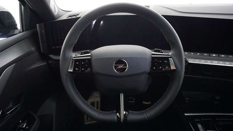 Car image 30