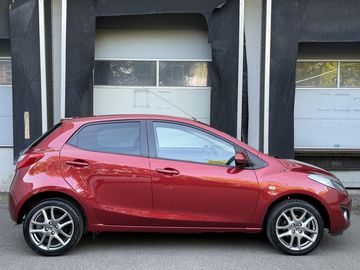 Car image 4