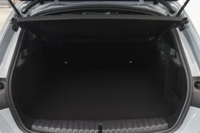 Car image 32
