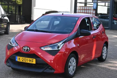 Car image 16
