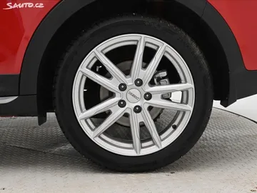 Car image 29