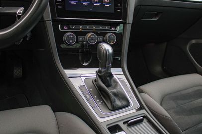 Car image 33