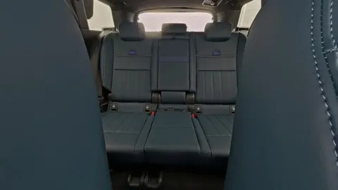 Car image 25