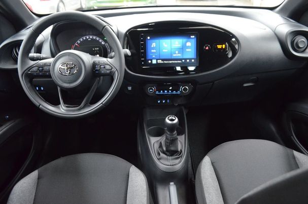 Toyota Aygo X 53 kW image number 16