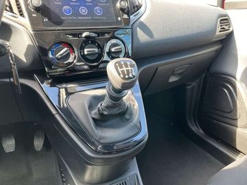 Car image 13