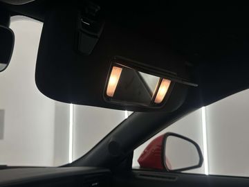 Car image 32