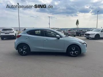 Car image 4