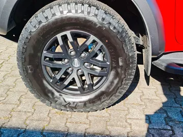 Car image 34