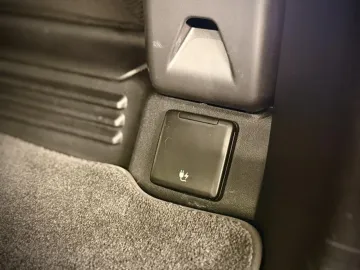 Car image 50