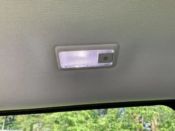 Car image 29