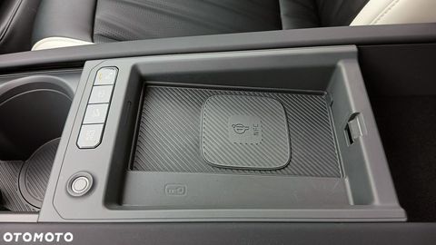 Car image 36