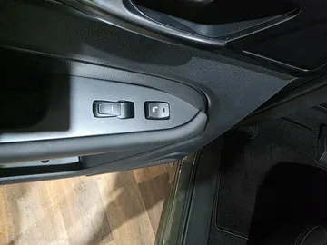 Car image 39
