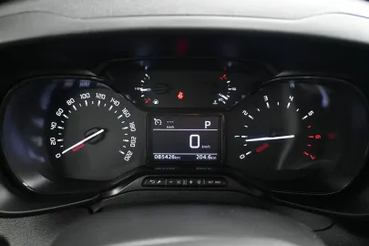 Car image 28