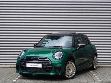 Car image 26