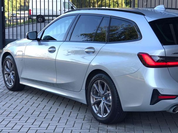 BMW 330 e Touring xDrive 215 kW image number 9