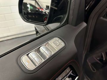 Car image 37