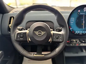 Car image 37