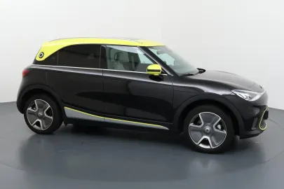 Car image 27