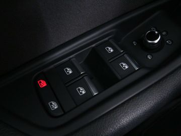 Car image 36