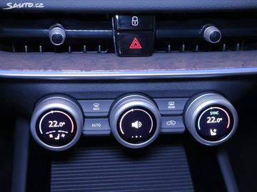 Car image 37