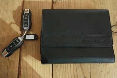 Car image 32