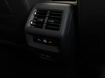 Car image 48
