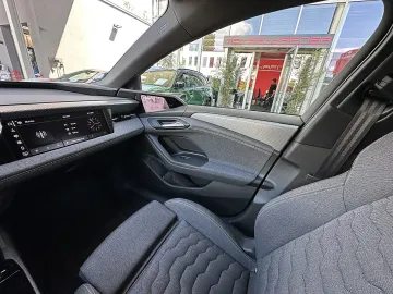 Car image 44