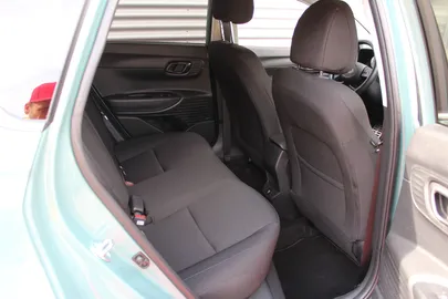 Car image 23