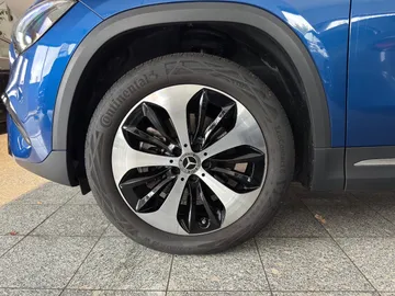 Car image 49