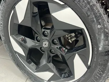 Car image 29