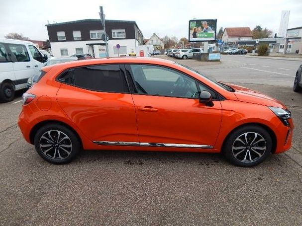 Renault Clio TCe 90 66 kW image number 4