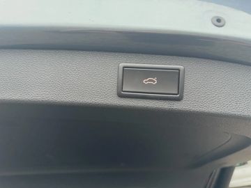 Car image 38