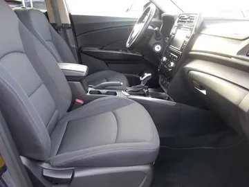 Car image 40