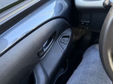 Car image 33