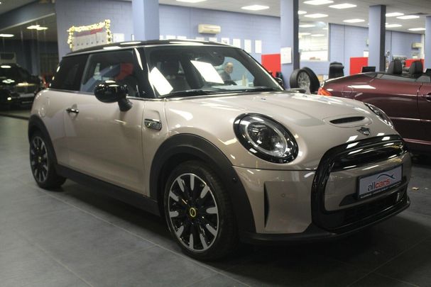 Mini Cooper SE Electric Collection 135 kW image number 2