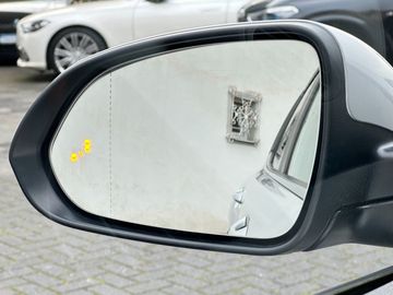 Car image 28